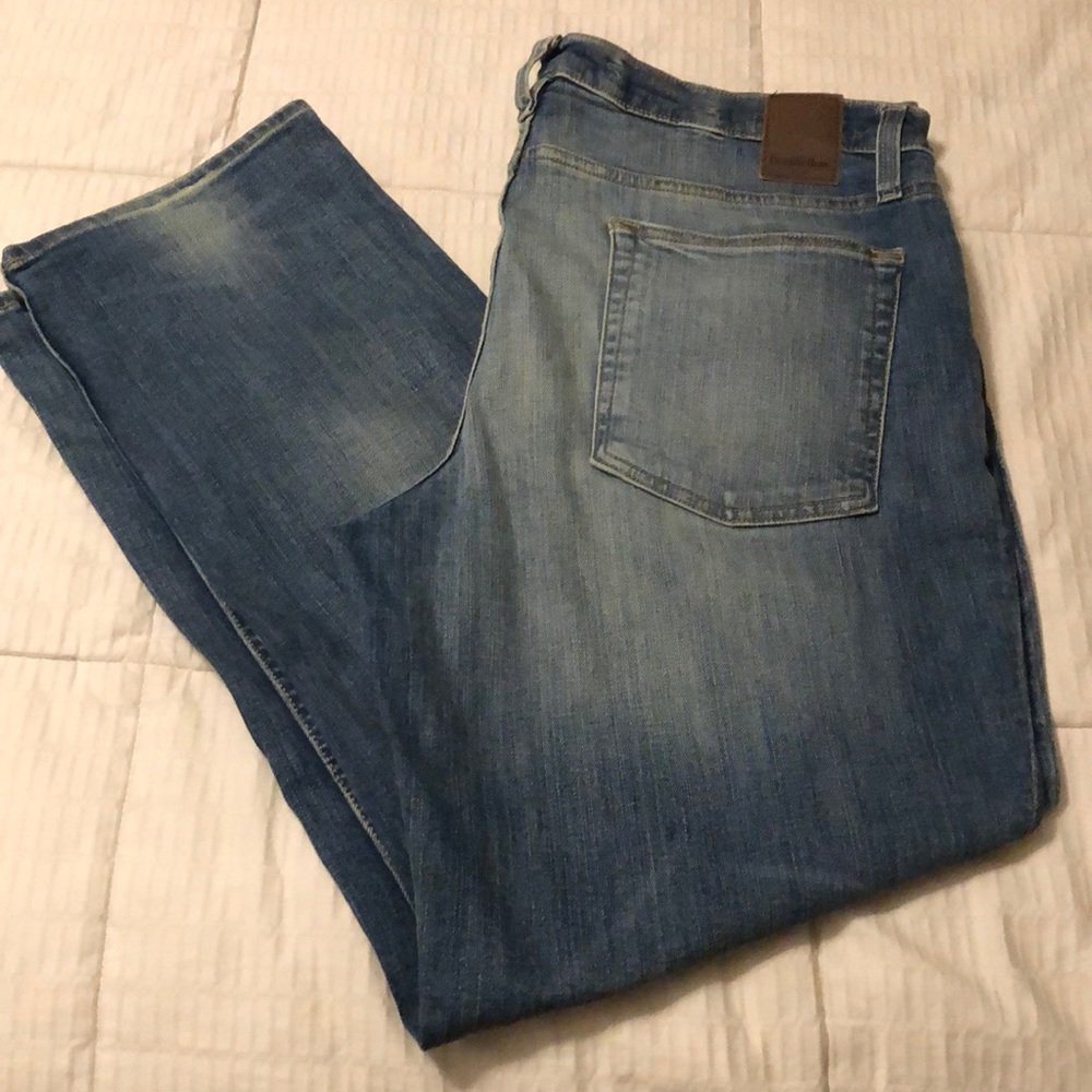 Mens gently used jeans in great condition.